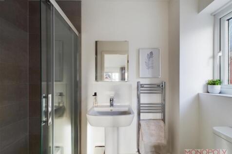 EN SUITE SHOWER ROOM