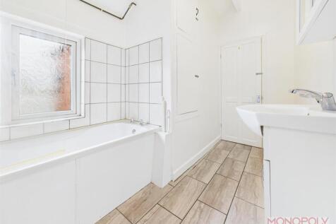 CAM04439G0-PR0157-STILL018.jpg