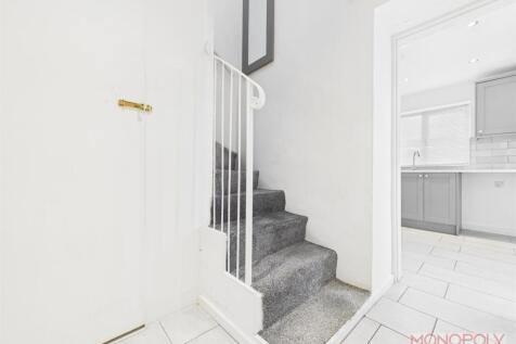 CAM01943G0-PR0529-STILL008.jpg