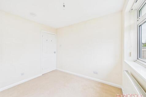 CAM01943G0-PR0536-STILL020.jpg
