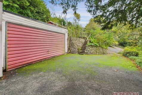 Drive and steps to garden