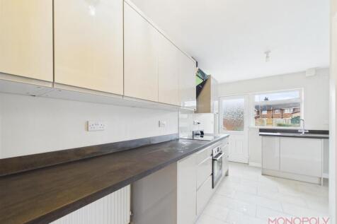 KITCHEN/ DINING ROOM