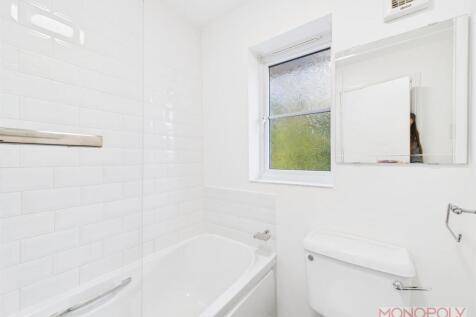 CAM01943G0-PR0551-STILL005.jpg