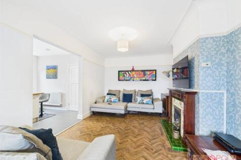 CAM01943G0-PR0553-STILL006 (1).jpg