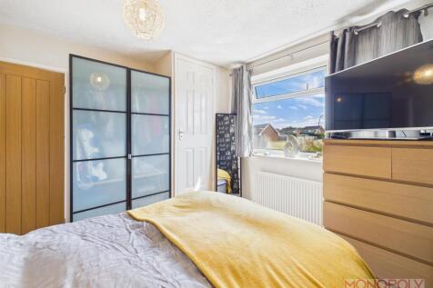 CAM01943G0-PR0480-STILL029.jpg