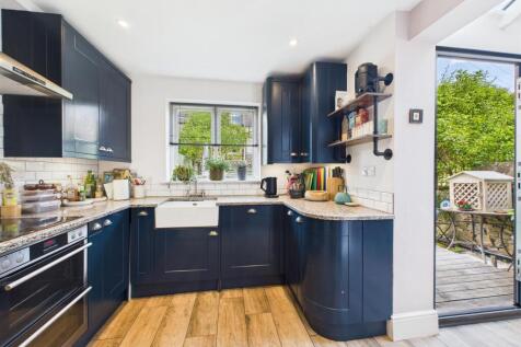Kitchen &amp; Breakfast Room