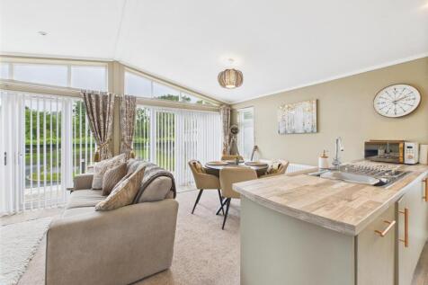 Open Plan Lounge/Kitchen/Dining Area