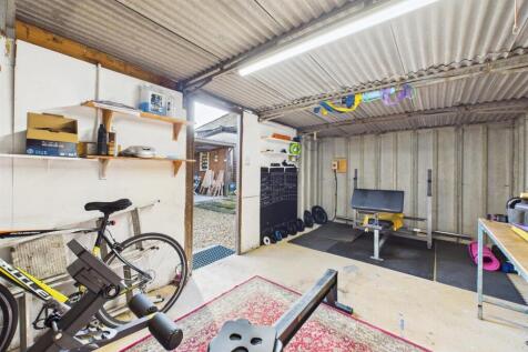 Garage/Gym