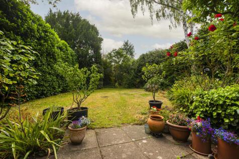 Superb Re-Development Opportunity STPP in SW19 - 