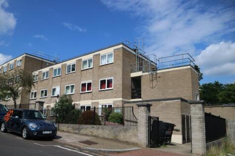 3 Double Bedroom 2 Bathroom Flat in West Hill Roa