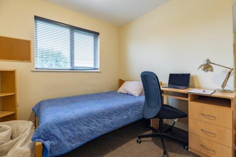 Bedroom 6 1.jpg