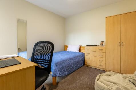 Bedroom 7 1.jpg