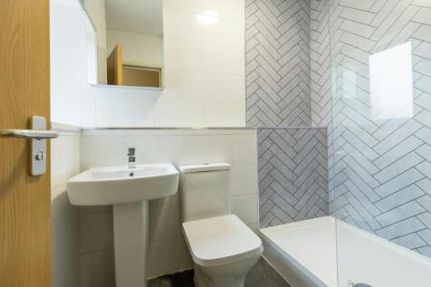 First Floor Bathroom 2.jpg