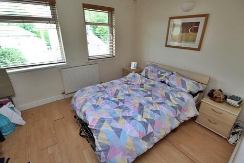 Bedroom 2 (2)