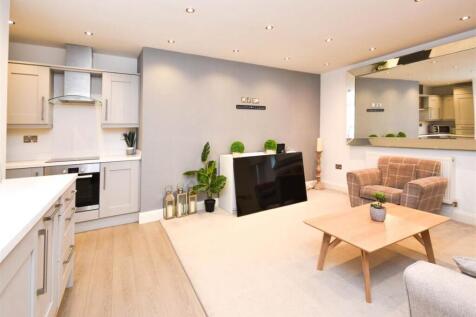 Living Room &amp; Kitche