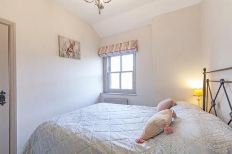 Bedroom 2-1.jpg