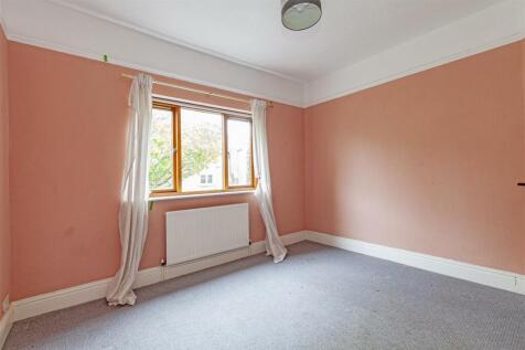 Bedroom 1-1.jpg