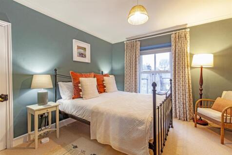 Bedroom 1-1.jpg
