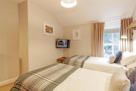 Bedroom 2-1.jpg