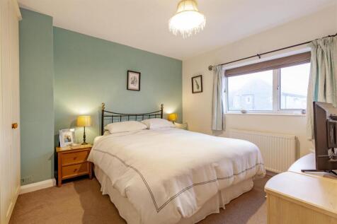 Bedroom 1-1.jpg