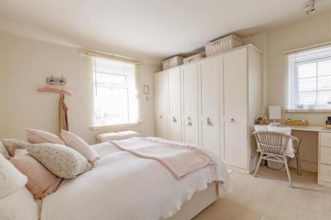 Bedroom 1-1.jpg