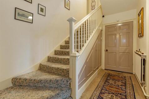 Hallway-1.jpg
