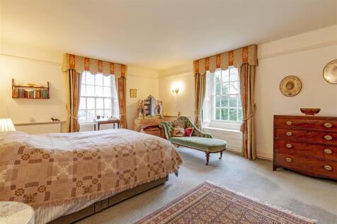 Bedroom 1-2.jpg