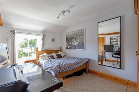 Bedroom 2-1.jpg