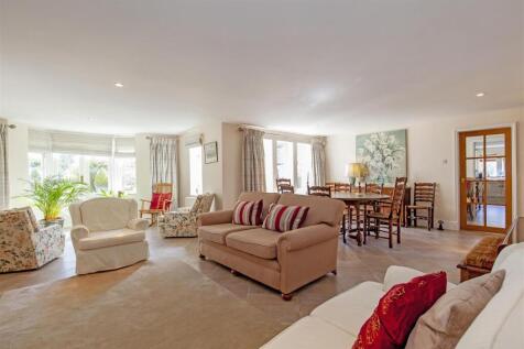 Reception Room-10.jpg