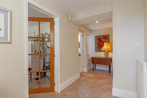 Entrance Hall-3.jpg