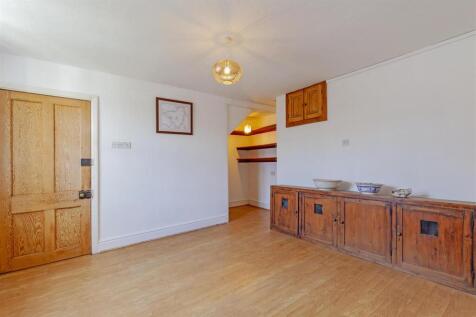 Dining Room-3.jpg