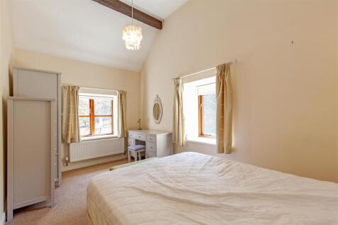 Bedroom 1-1.jpg