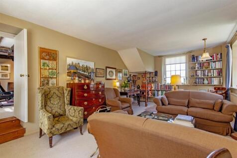 Reception Room-2.jpg
