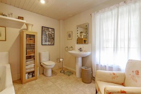 Bathroom-1.jpg