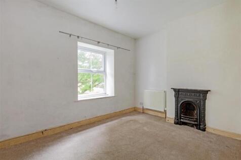 Bedroom 1-1.jpg