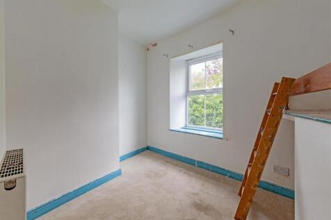 Bedroom 2-1.jpg