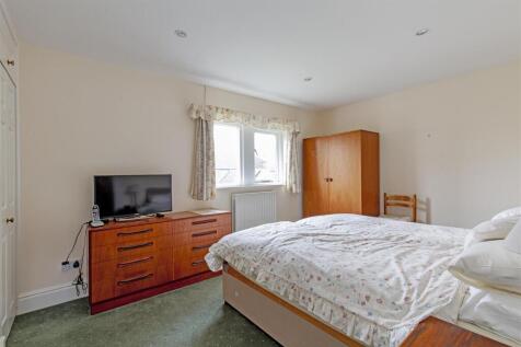 Bedroom 1-1.jpg