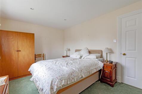 Bedroom 1-2.jpg