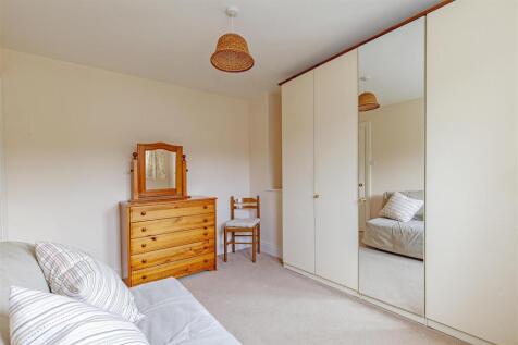 Bedroom 2-2.jpg