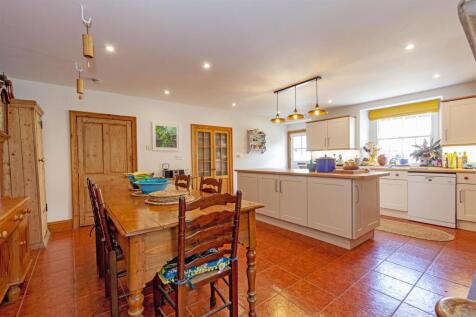 Kitchen-5.jpg