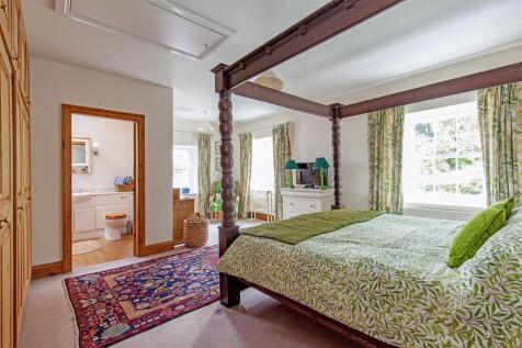 Bedroom 1-1.jpg