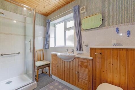 Shower Room-1.jpg