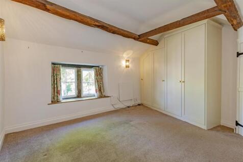 Bedroom 1-2.jpg
