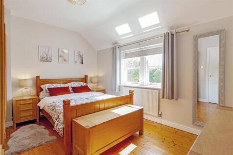 Bedroom 1-1.jpg