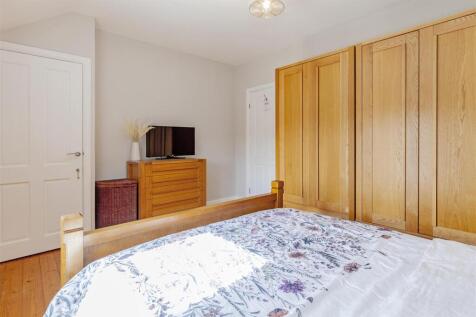 Bedroom 1-3.jpg