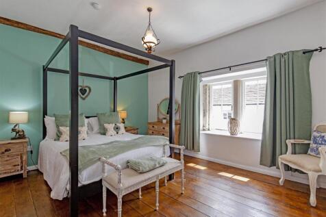 Bedroom 1-1.jpg