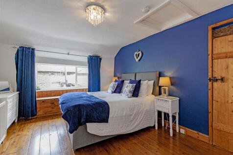 Bedroom 2-2.jpg