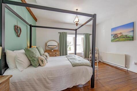 Bedroom 1-5.jpg