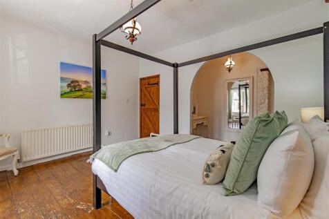 Bedroom 1-3.jpg
