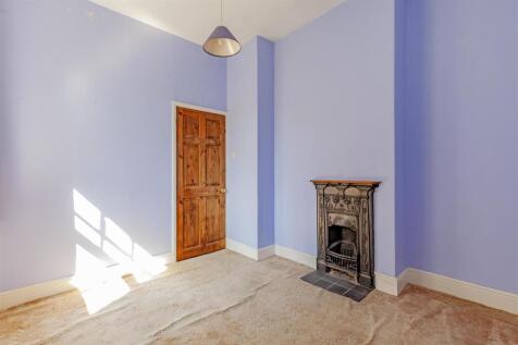 Bedroom 1-2.jpg